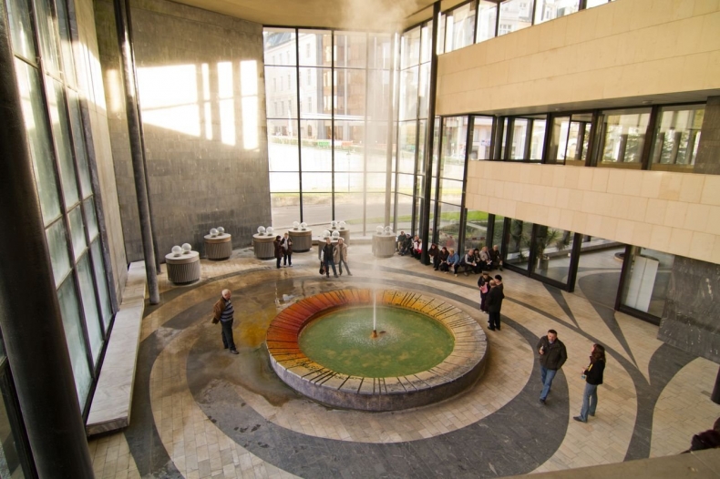 Hot Spring Colonnade