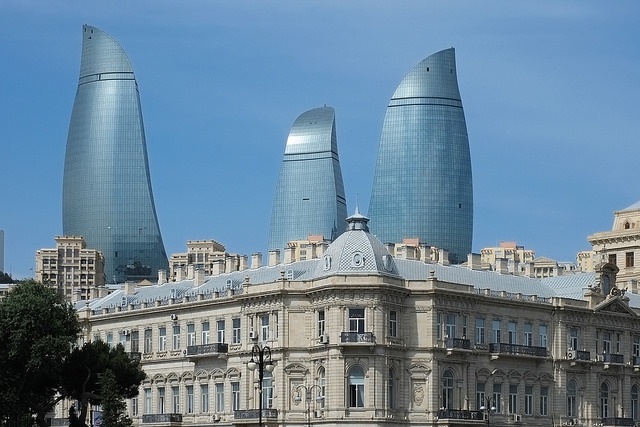 башни в Баку