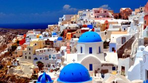Бархатный сезон на Санторини – всего 156 евро!
