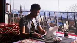 Как посетить 100 стран и успевать работать? Бизнес и путешествия Ореста Зуба