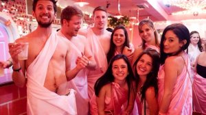 Pink Palace Corfu: как я оказалась в самом известном party-хостеле мира