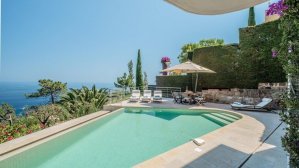 Бархатный сезон в Провансе: 10 невероятных мест для отдыха