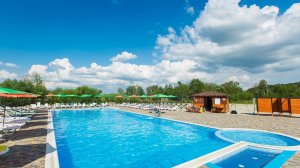 Необычные загородные комплексы Украины