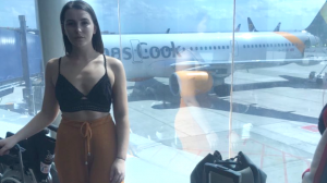 21-летнюю британку пытались выгнать с рейса из-за откровенного наряда