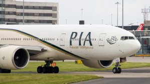 Пассажирка пакистанских авиалиний открыла аварийный выход вместо туалета