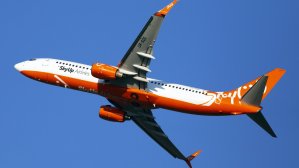 SkyUp отменит часть рейсов в Израиль и отложит рейсы в Италию
