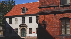 Латвия и Литва закрывают границы