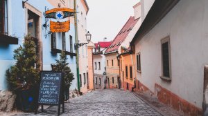 Дни в изоляции: украинки рассказали про карантин в Чехии, Польше и США