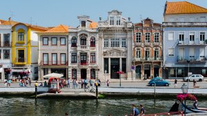 Португалия не планирует отменять туристический сезон летом 2020