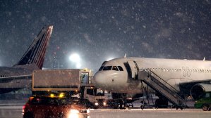 До свидания: из-за ледяного дождя самолеты отказываются садиться в «Борисполе» и «Жулянах»
