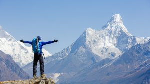 Эверест снова открыт для альпинистов