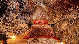 В Уэльсе появился самый глубокий отель в мире