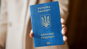 Безвизовые путешествия: назван рейтинг самых мощных паспортов мира в 2024 году