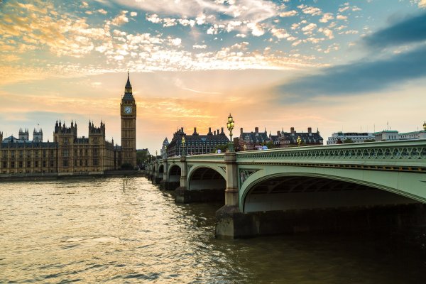 Темза откроет первые официальные зоны для купания