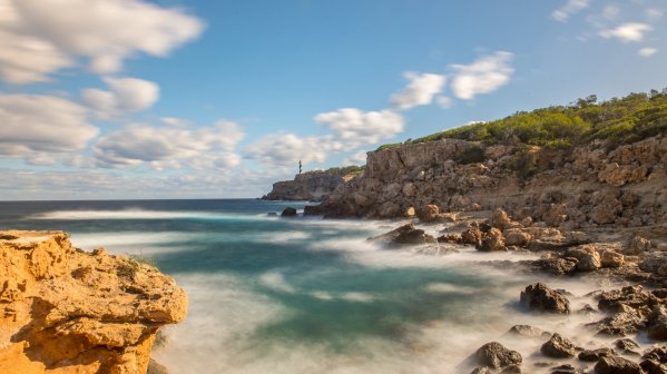 Resorts de Ibiza en 2026: 7 lugares para familias, parejas y amantes de la fiesta