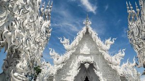 Храм Будды и Дарта Вейдера