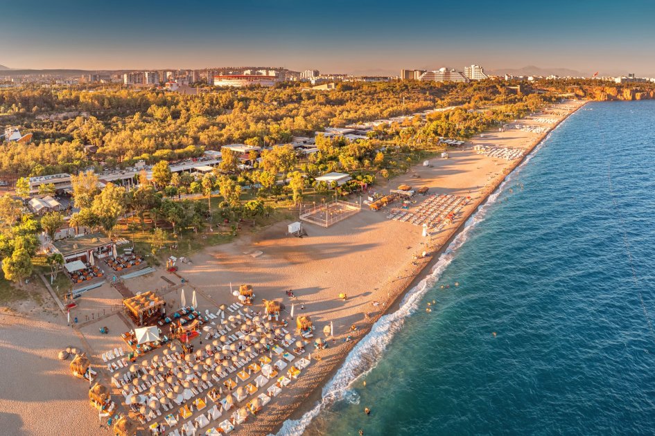 Kunyalta Beach and the Taurian Mountains