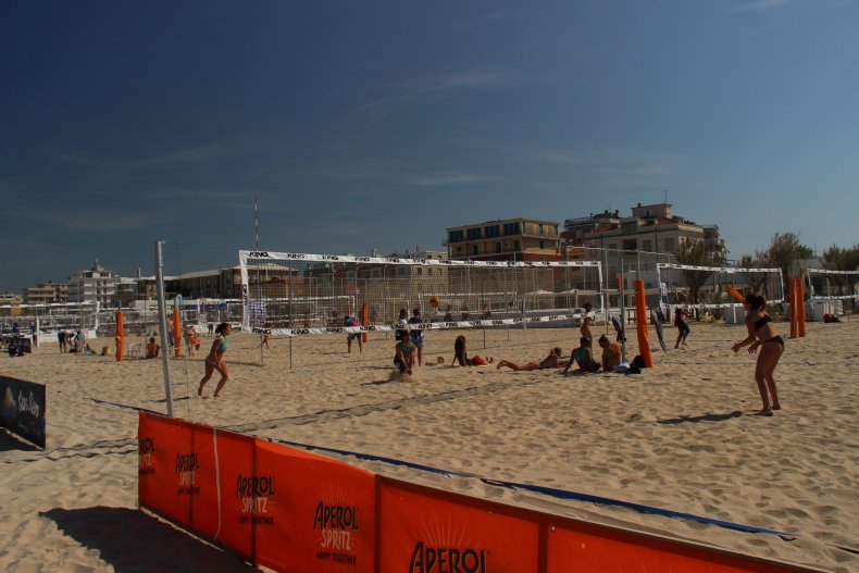 Beach volleyball, is the summer game par excellence, at least in Italy, because it is played on the beach 