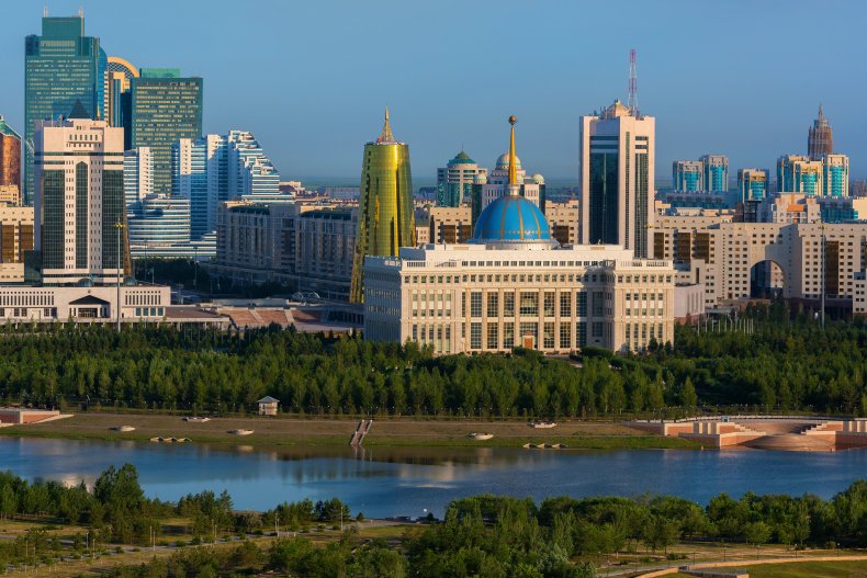 Вид на центральную часть города Астаны с резиденцией Президента Казахстана