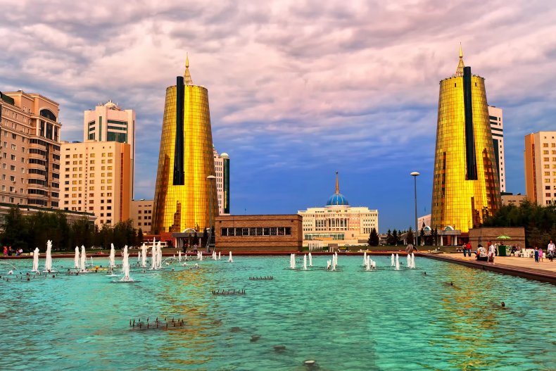 Vista del palacio presidencial Ak Orda en Astana
