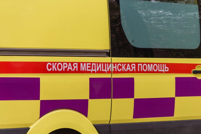 Una ambulancia de Kazajistán con una inscripción en el costado