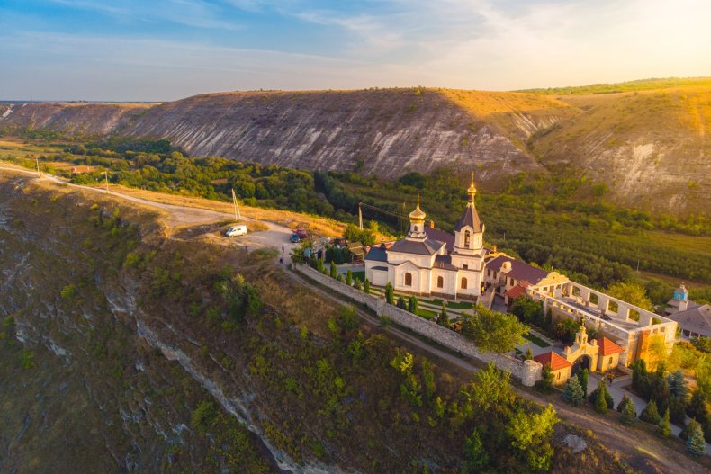 Монастырь Орхей Векь в скалах, Молдова